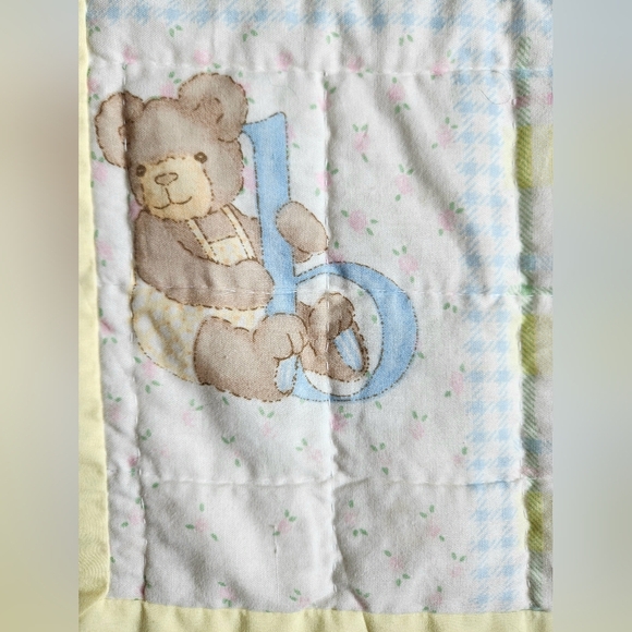 Vintage Baby Blanket Crib Quilt Bunny, Bear and Puppy Handmade Embroided - Picture 5 of 8